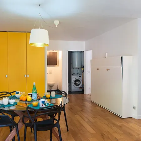 Apartment Village - Happy